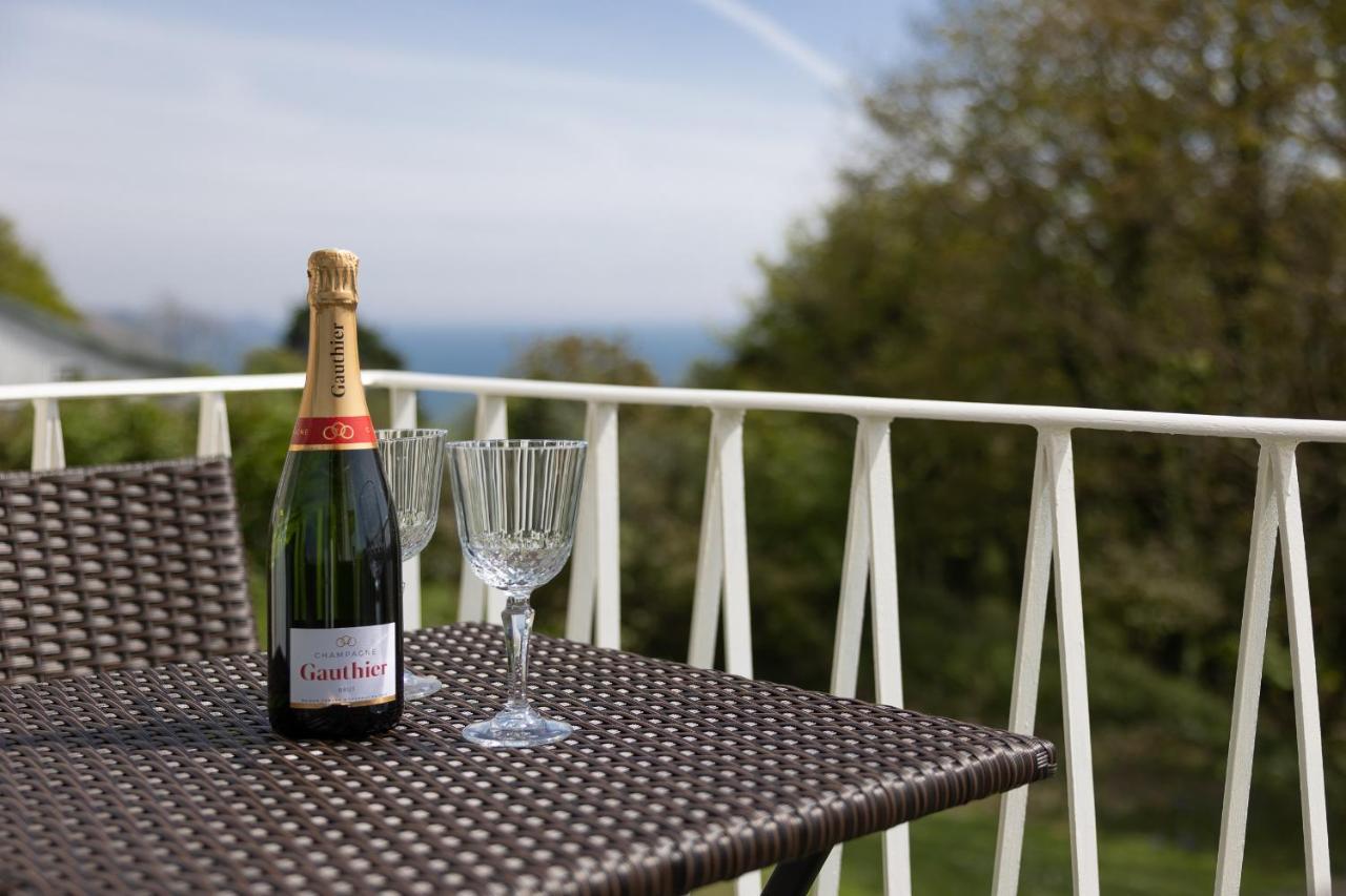 Salty Kisses - Sea Front Aparment Apartment Hodgeston Bagian luar foto